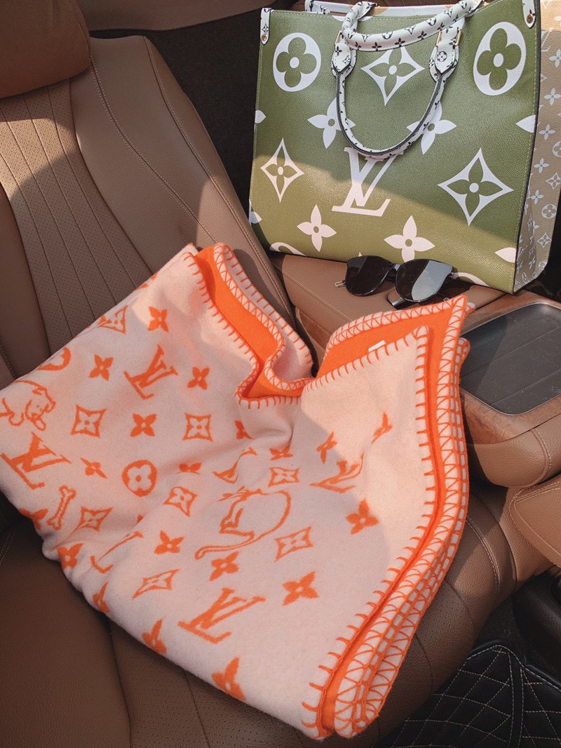 Louis Vuitton Blankets-1